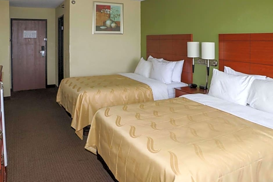 Quality Inn East Evansville