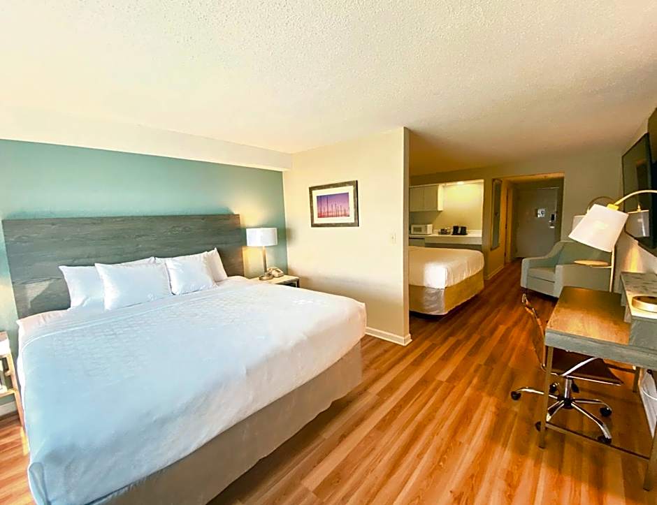 Atlantic Beach Hotel And Suites