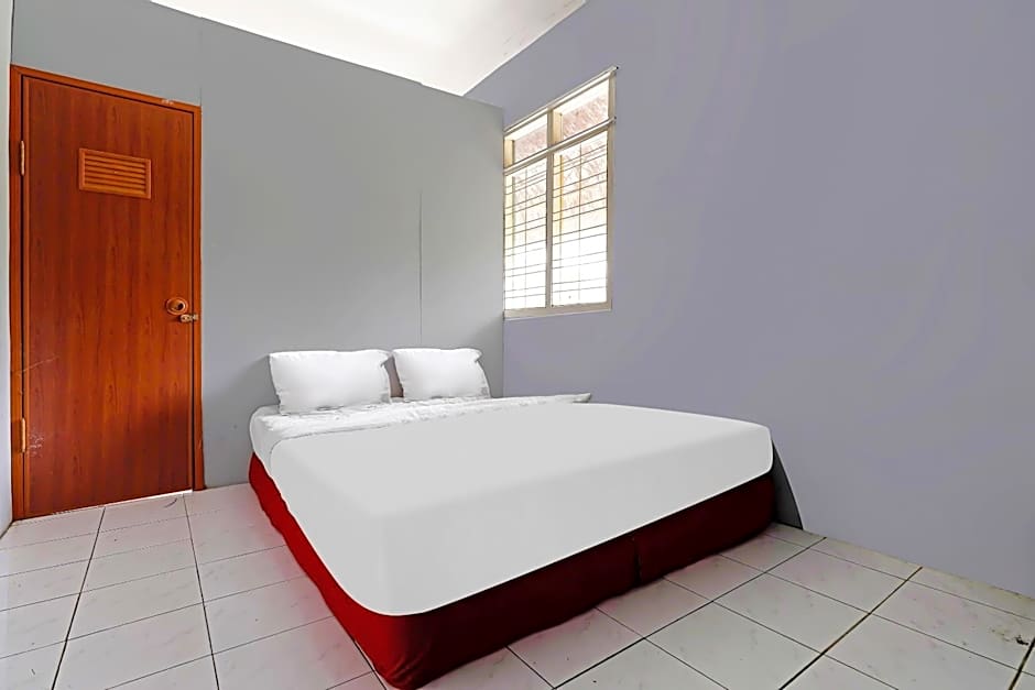 OYO Life 92694 Kost Nino