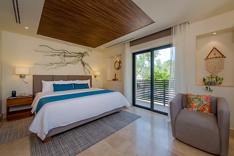 Naay Tulum Curamoria Collection