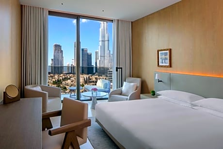 Deluxe King Room with Balcony and Burj Khalifa View - Non-refundable 