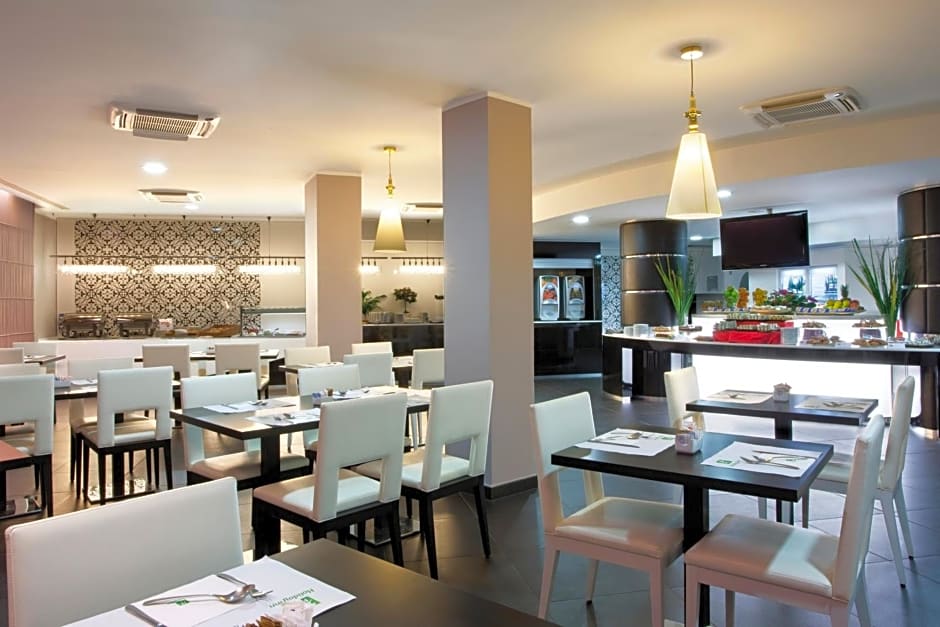 Holiday Inn Genoa City By IHG