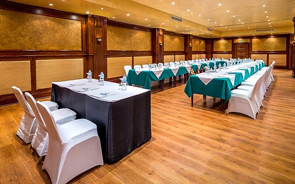 SUNRISE Riviera Resort