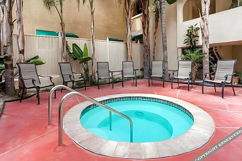 Holiday Inn Express Anaheim West By IHG
