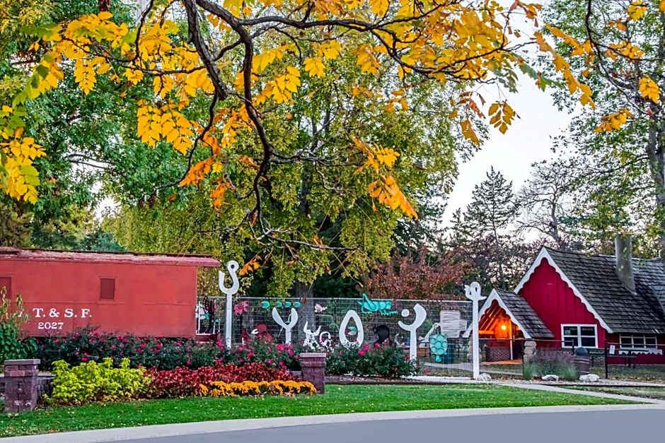 Super 8 by Wyndham Topeka/Wanamaker RD/I-70