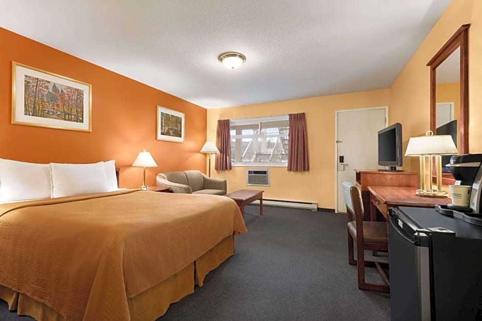 Travelodge by Wyndham Quesnel BC