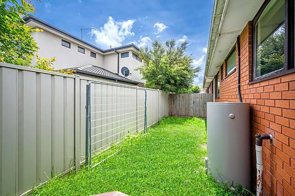 Ultra-convenient 2 Bedroom Gem at Chadstone