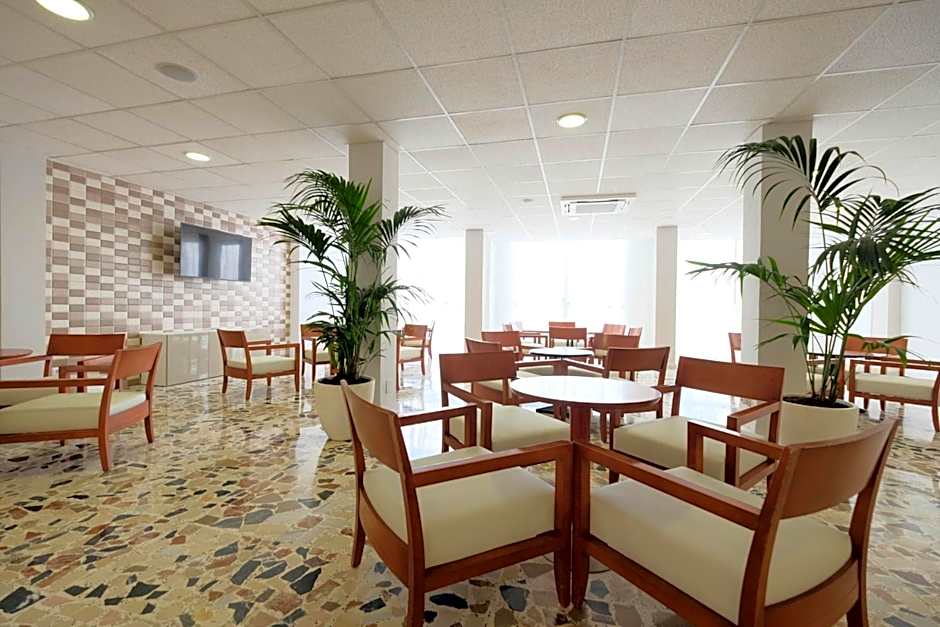 Azuline Hotel Palmanova Garden