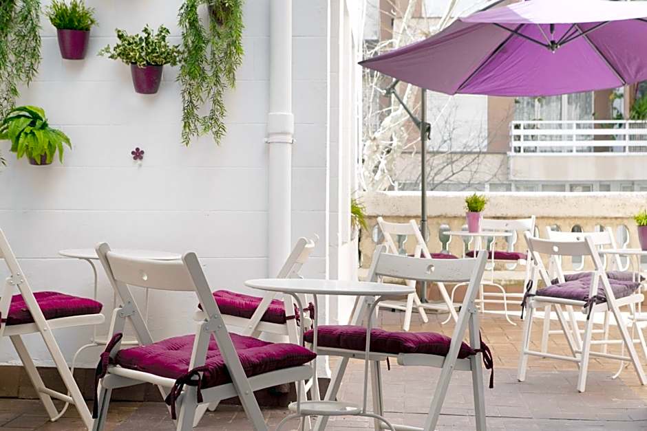 Jardinets Guest House