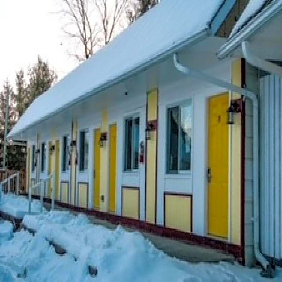 Skyland Motel Inn & Suites