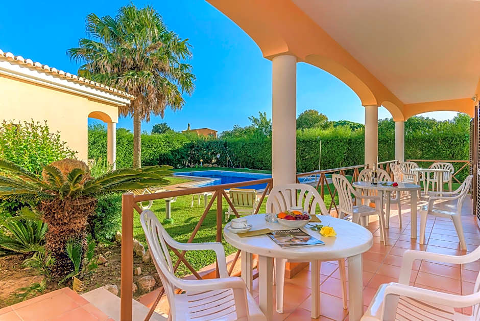 Canavial I & II Apartments