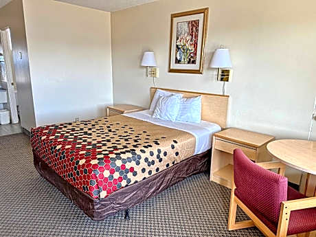 1 Queen Bed, Nonsmoking