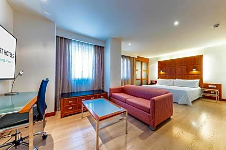 Junior Suite with Airport Transfer (1 Adult)