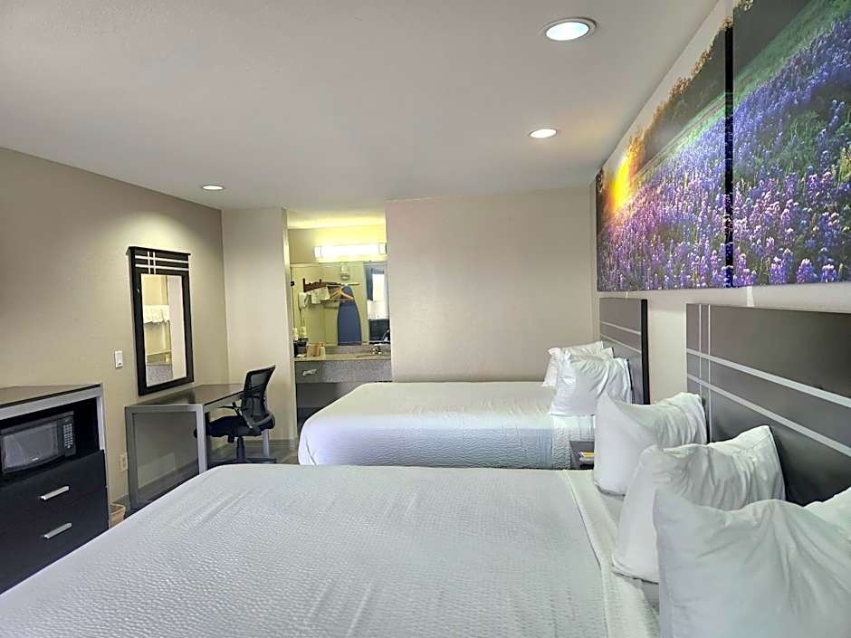 Days Inn by Wyndham Baytown TX