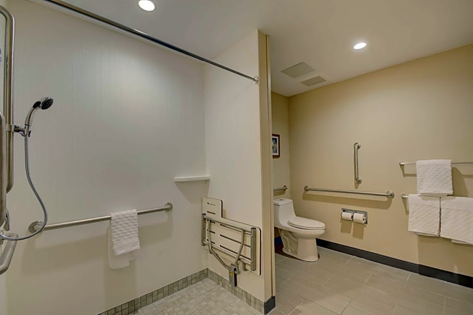 Best Western Hampshire Inn & Suites