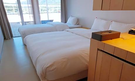 Superior Twin Room for 3 people