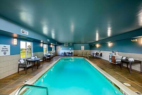 Holiday Inn Express Hotel & Suites Altoona-Des Moines By IHG