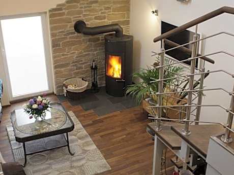 Tranquil apartment near lake