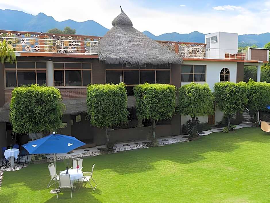 Paradise Hotel Boutique & Lounge