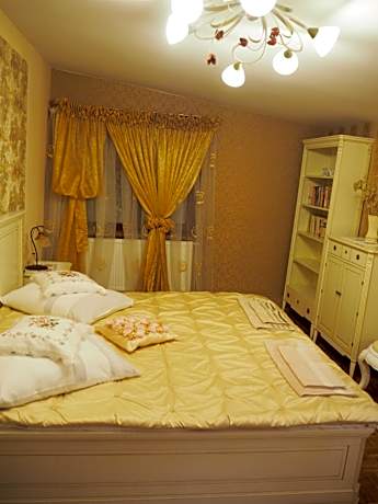 Deluxe Suite with Spa Bath