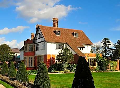 Greenwoods Hotel & Spa