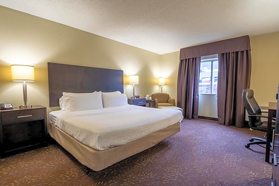 Holiday Inn Express Hotel & Suites Pittsburgh Airport