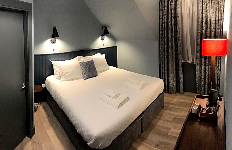 Photo 1 of 7 of 1 King Bed