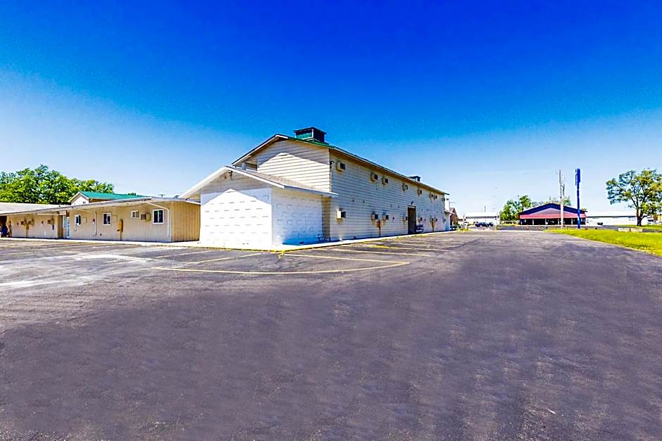 Country Hearth Inn & Suites By OYO Sturgis