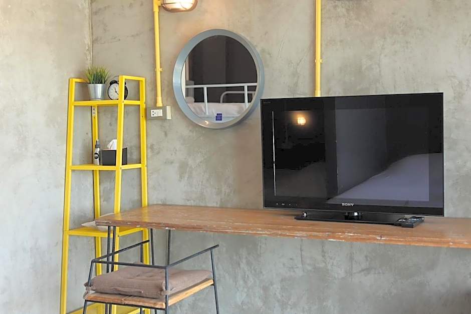 Yimwhan Hostel & Cafe Ayutthaya