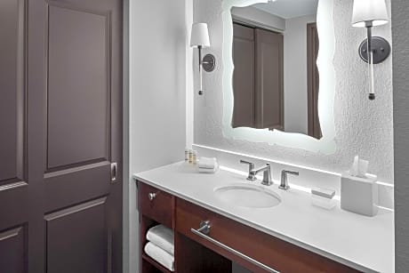 1 King Bed 1 Bedroom Suite Nonsmoking