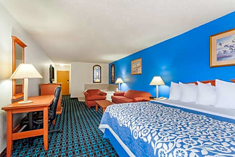 1 King Bed Studio Suite Non-Smoking