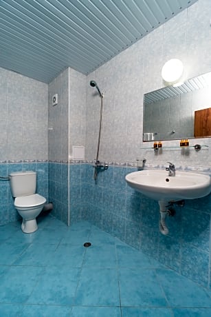 Twin or Double Standard Room