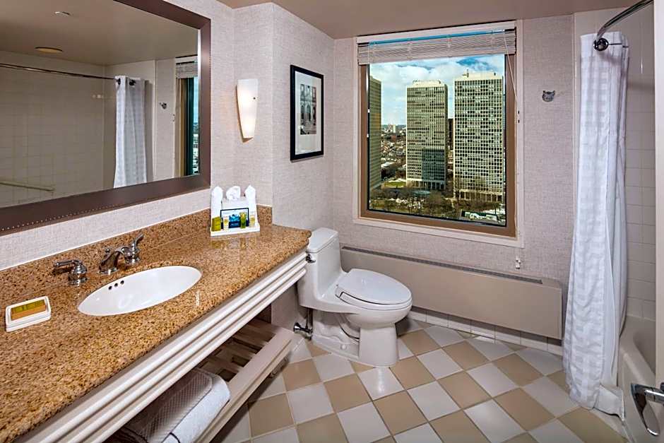 Hilton Philadelphia at Penn’s Landing
