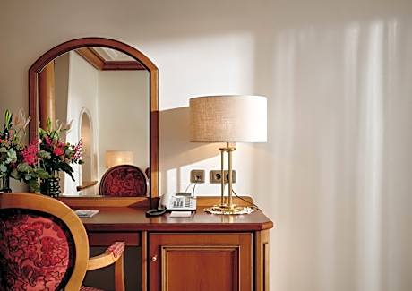 Junior Suite with Vineyard View