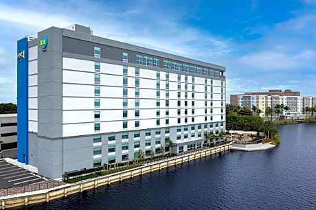 Tru By Hilton Miami Airport South Blue Lagoon, FL
