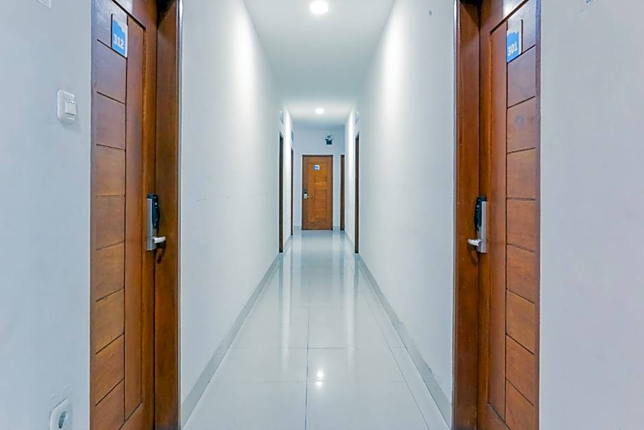 RedDoorz Plus @ Cemara Asri Medan