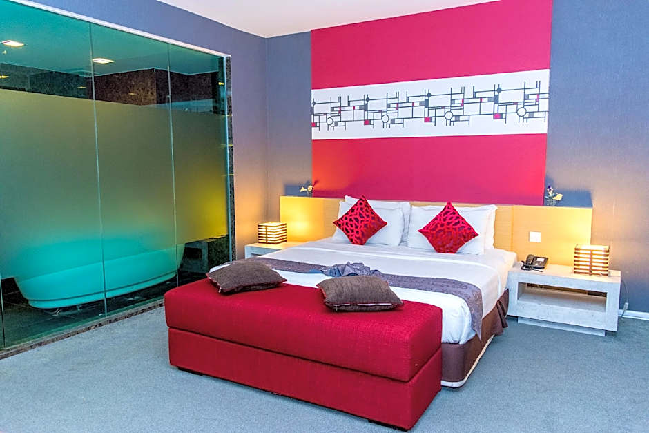Photo 1 of 7 of Suite
