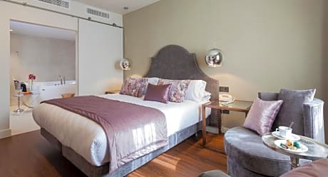 Deluxe Double Room with Jacuzzi®