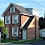 Cozy downtown one bedroom free parking