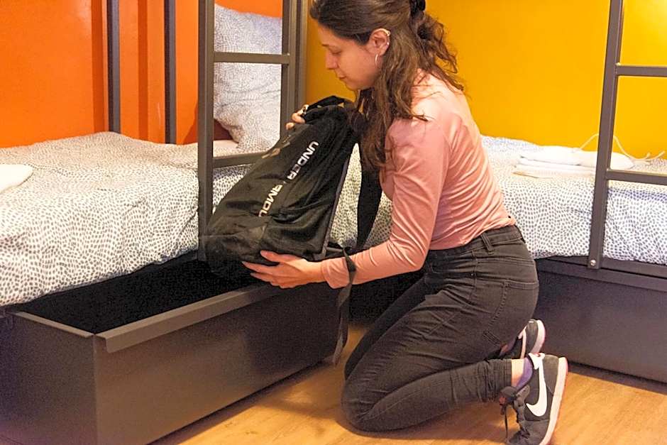 Sunflower Beach Backpacker Hostel & Bar