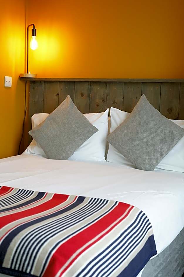 Elemental Surf Lodge