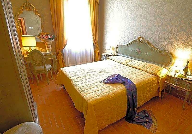 Hotel Canal & Walter