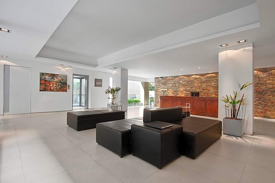 San Isidro Plaza Hotel