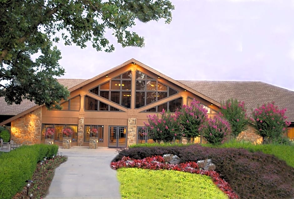 POSTOAK Lodge and Retreat