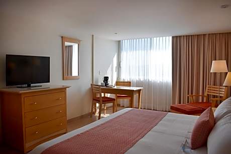 Standard Queen Room