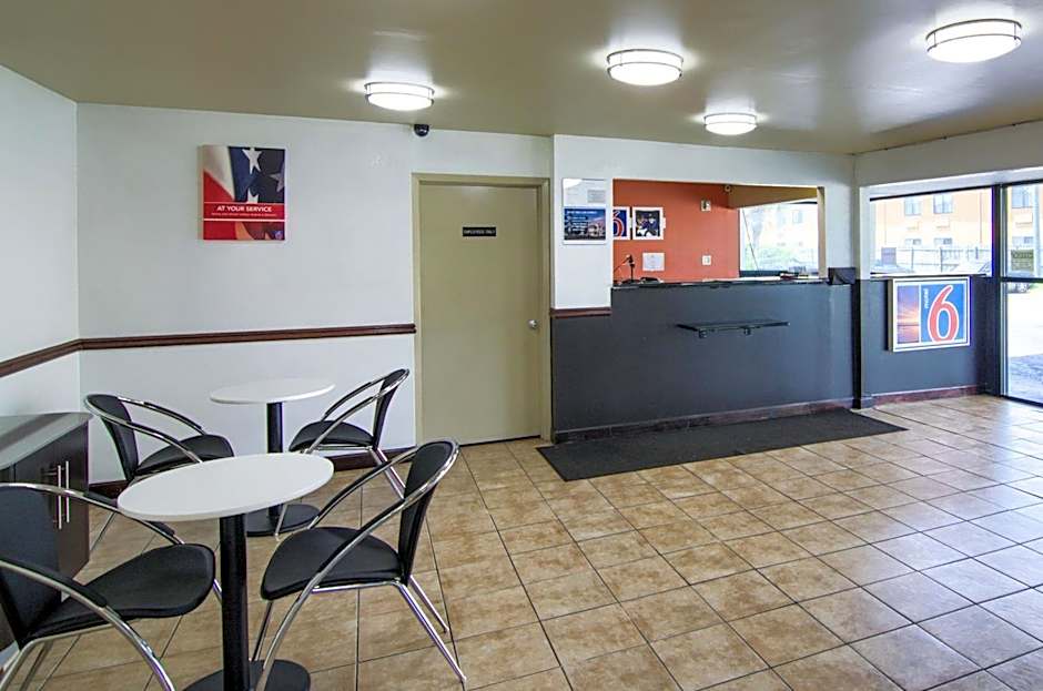 Motel 6-Saraland, AL
