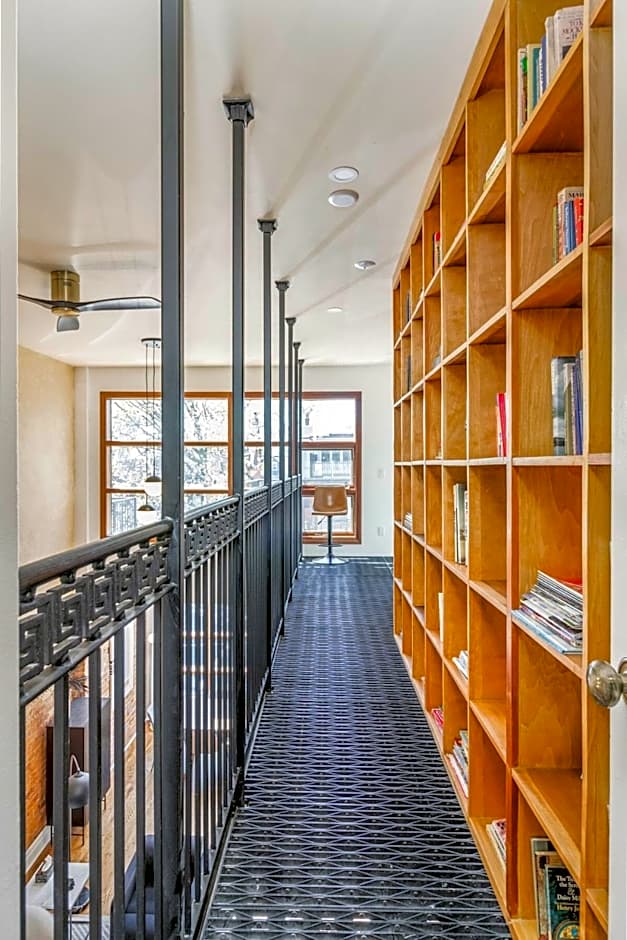 Warehouse Style Loft near Yorkville