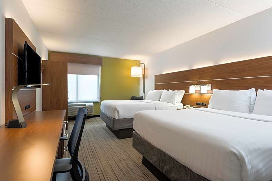 Holiday Inn Express & Suites Charlotte Arpt-Belmont By IHG
