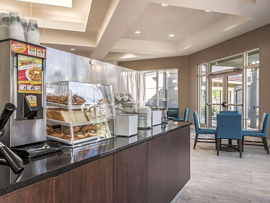 La Quinta Inn & Suites by Wyndham Lake Mary