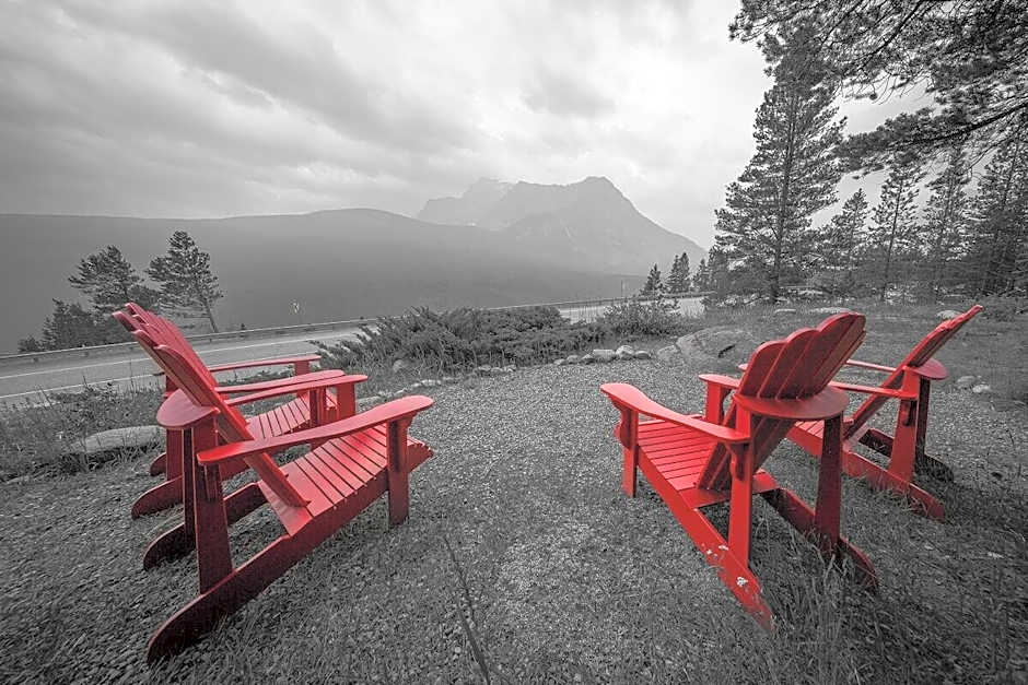 Storm Mountain Lodge Cabins Dining